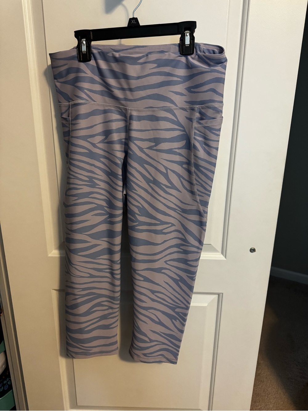 Old Navy Active Blue and Light Gray Zebra Print Leggings